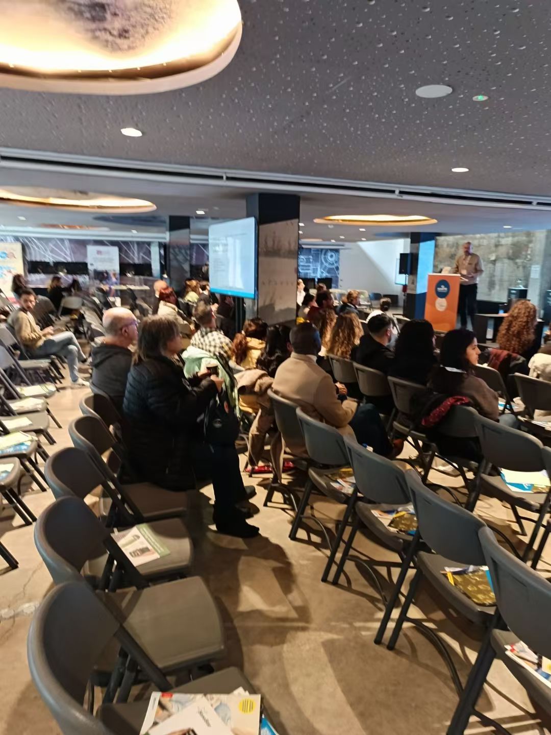 At the Spanish Medical Academic Conference, SonoStar portable color Doppler ultrasound has become a 